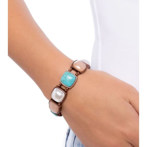 Stretchy copper bracelet with turquoise stones - Picture 1 of 10